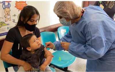 Lanzamiento de la campaña de vacunación antigripal en el Centro de Salud de Villa Primavera