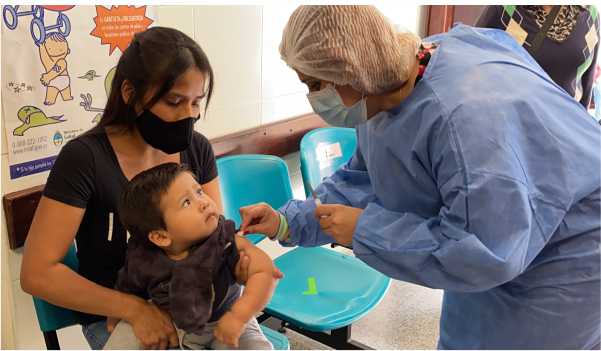 Lanzamiento de la campaña de vacunación antigripal en el Centro de Salud de Villa Primavera