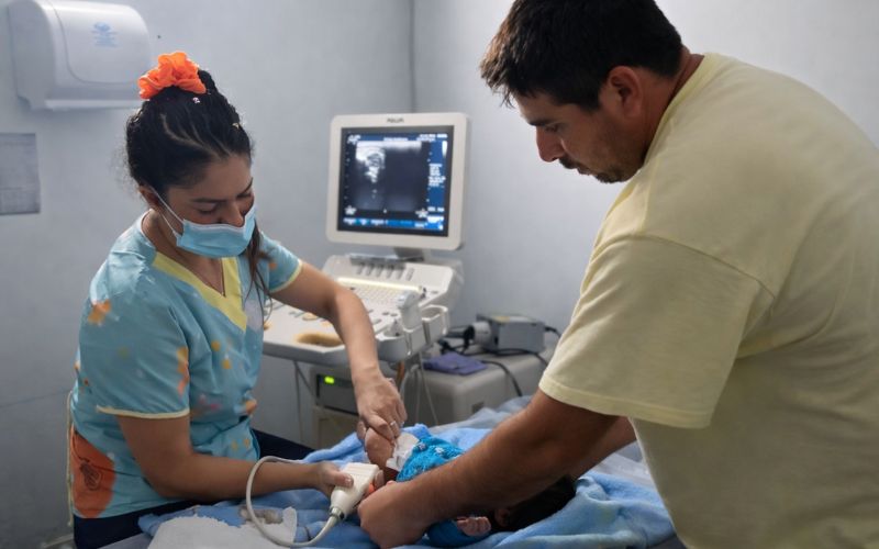 El HPMI acompaña la recuperación y da el alta al último de los trillizos Tevez Catari