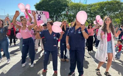 Música, feria de emprendedores y salud: el Materno Infantil da inicio al «Octubre Rosa» en el Parque del Bicentenario